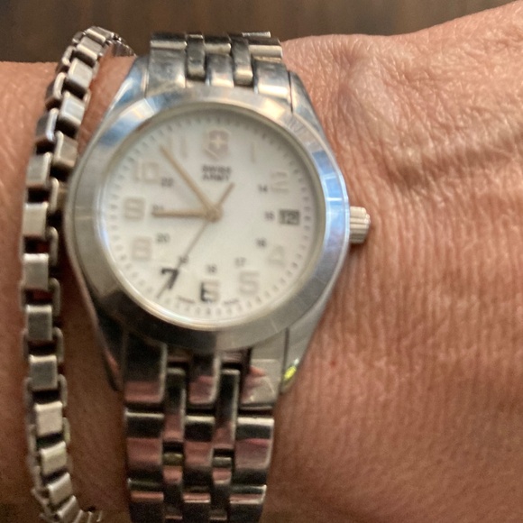 Victorinox Swiss Army Women’s Alliance MOP Dial Silver Steel Watch 24180